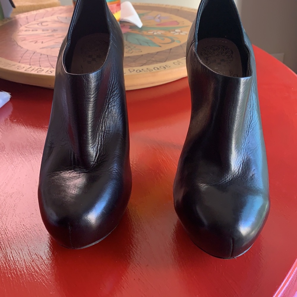 Soft Leather Round Toe Boot. Excellent Condition. - image 2